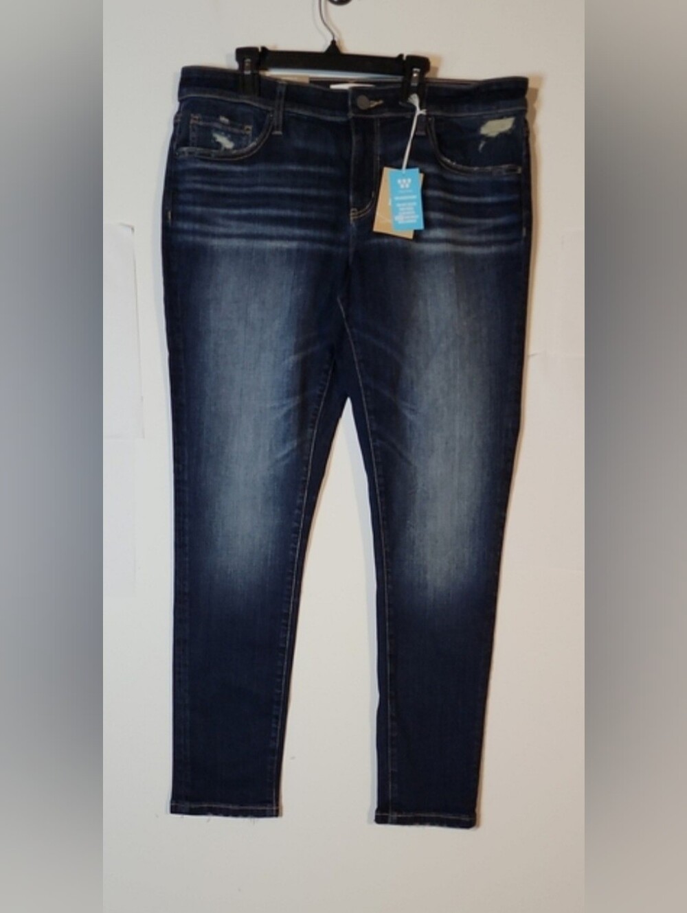 BKE Buckle Payton Skinny NWT Size 32 Short
